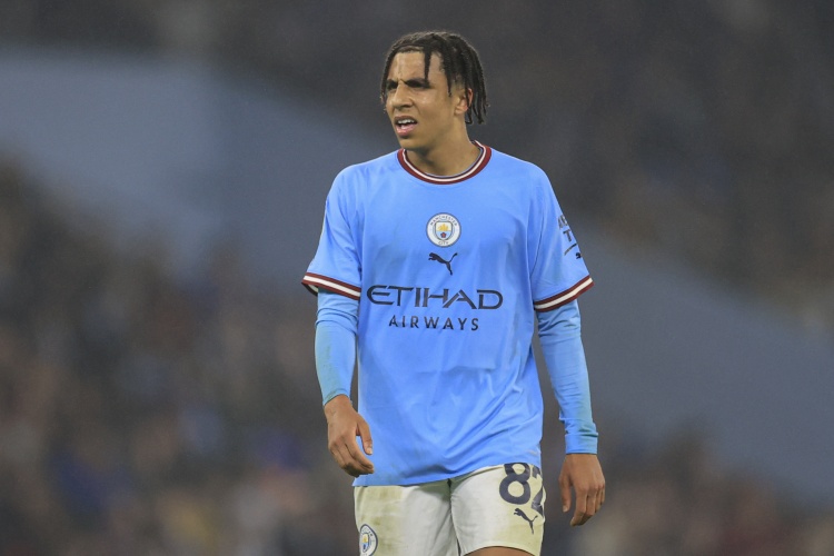 记者:森林2500万+500万欧报价刘易斯被曼城拒绝 曼城要4000万欧